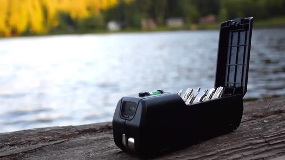 The Zeus Handy Tool contains 16 interchangeable screwdriver bits