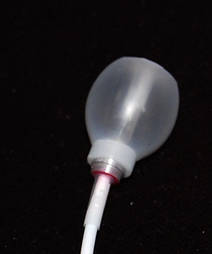 The ADEL features an inflatable tip, that is said to minimize or eliminate discomfort in the ears of music listeners
