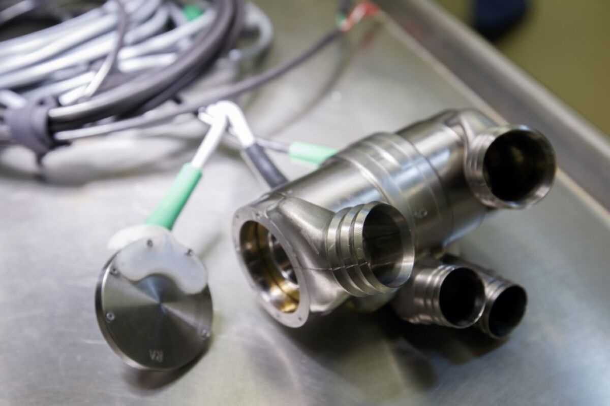 OHSU’s total artificial heart is designed to permanently replace a failing heart for most adults and children aged 10 or older