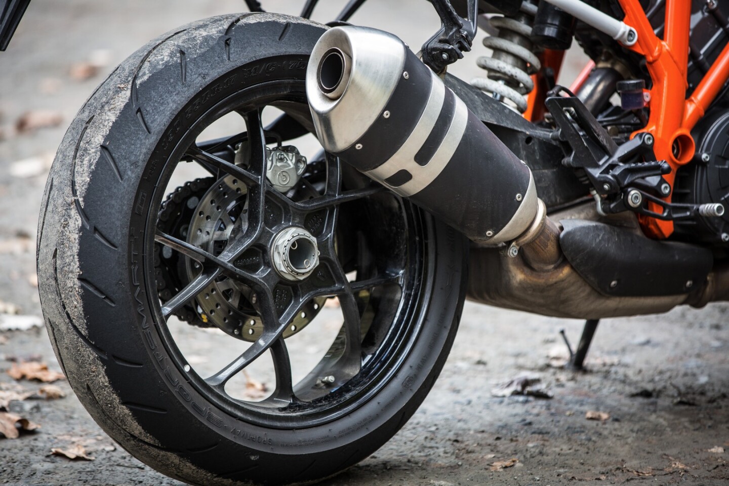 The KTM 1290 Super Duke R's exhaust positioning blocks the view of the rear wheel on its single sided swingarm