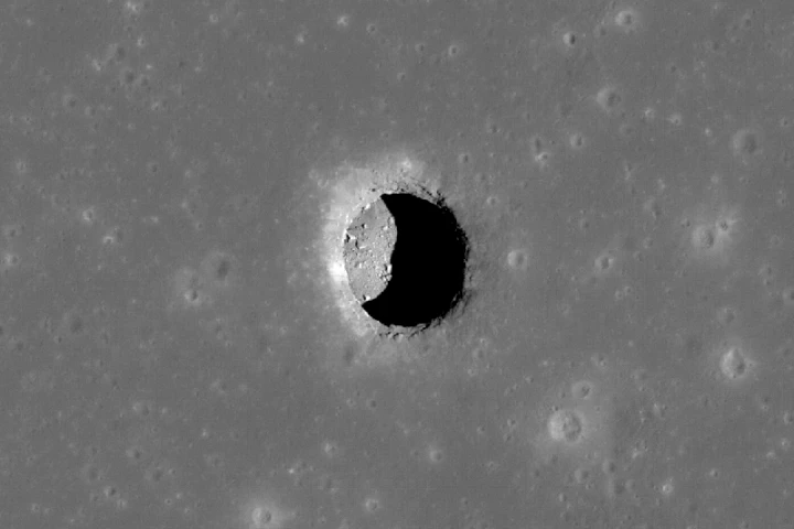 Scientists have measured the temperature in a moon pit in the Mare Tranquillitatis, and found it to be quite comfortable