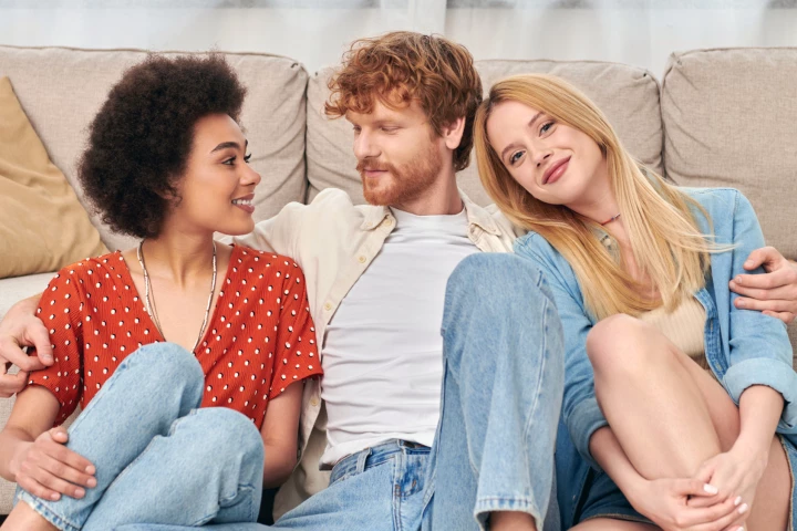 Polyamory and other non-monogamous relationships are just as satisfying as monogamous ones