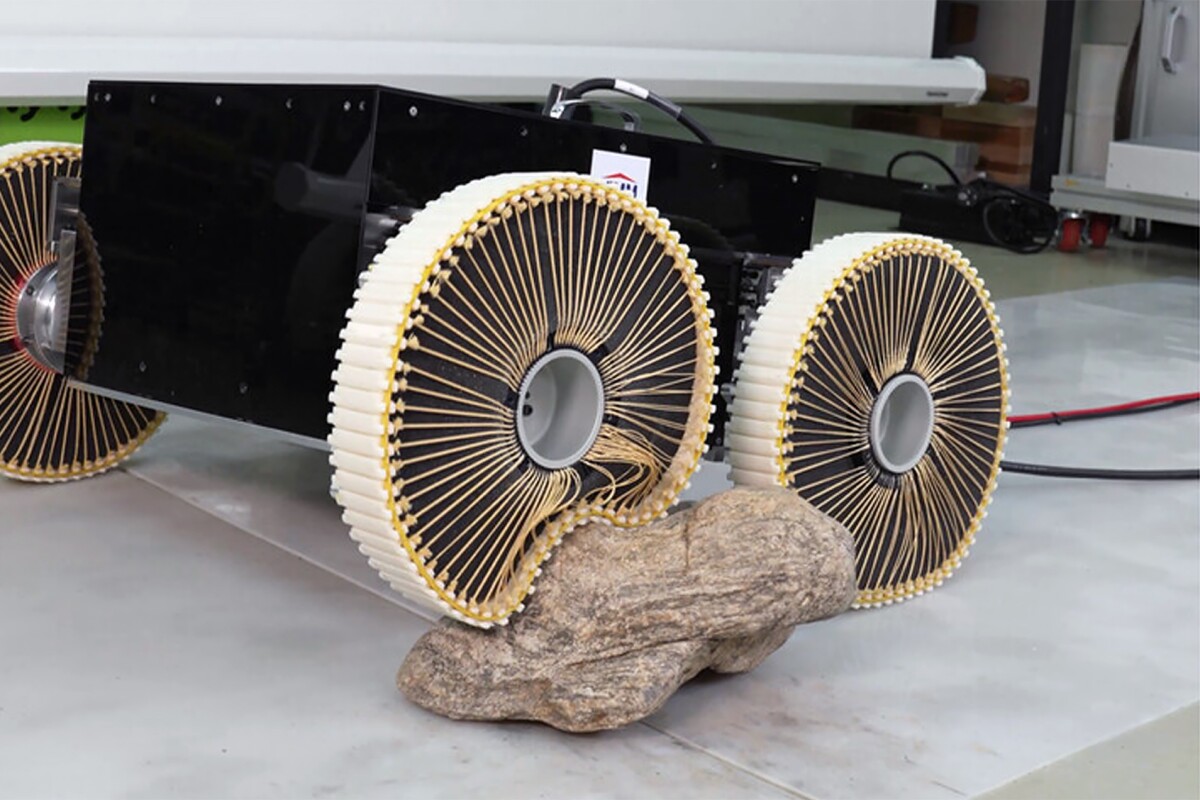 Shape-shifting wheel inspired by water surface tension soaks up bumps