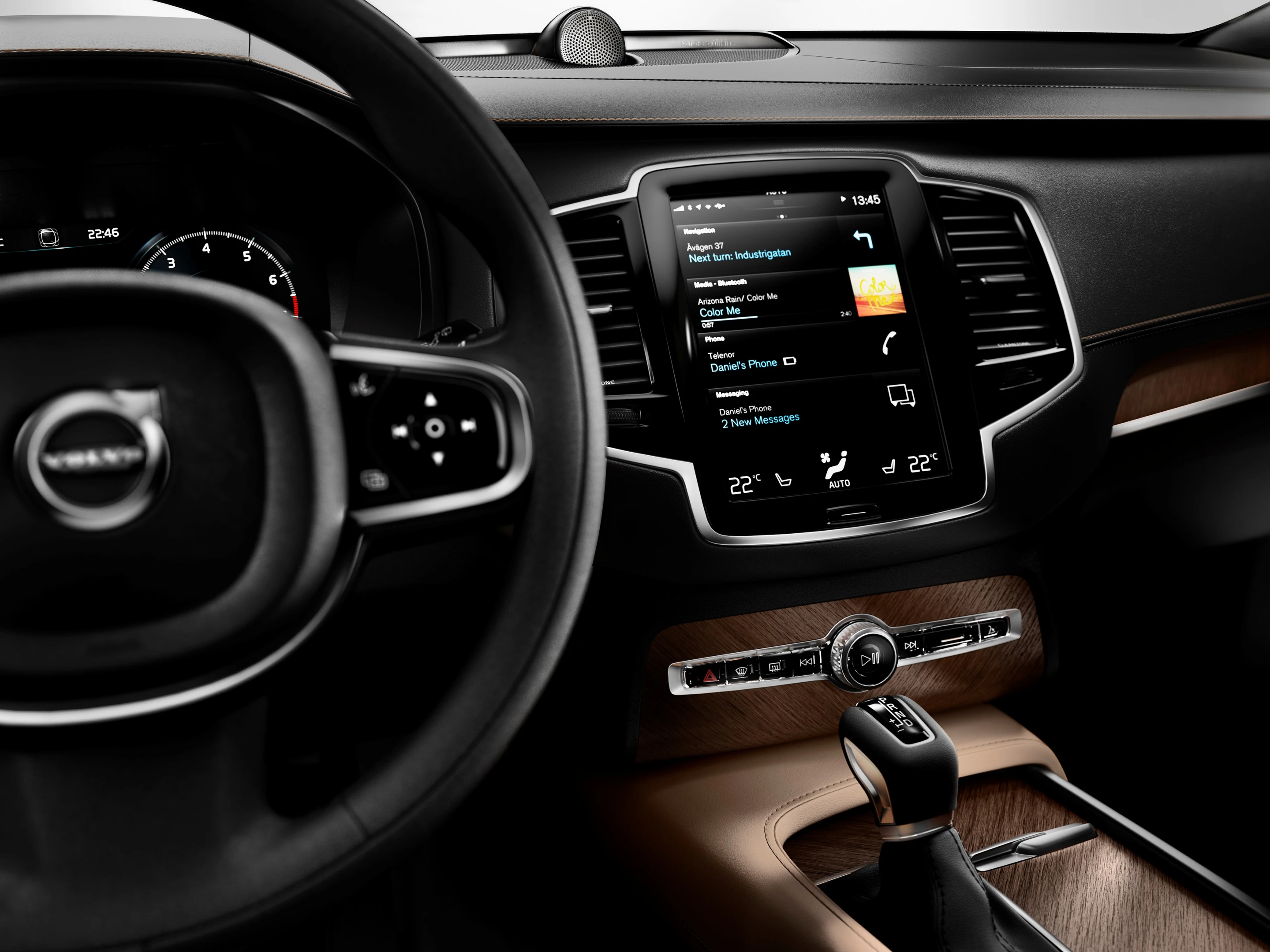Volvo's Sensus system integrates CarPlay into its touchscreen setup