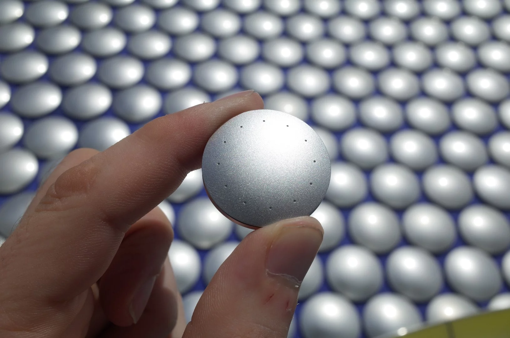 The disc shaped Speedo co-branded Misfit Shine 2 (Swimmer's Edition)