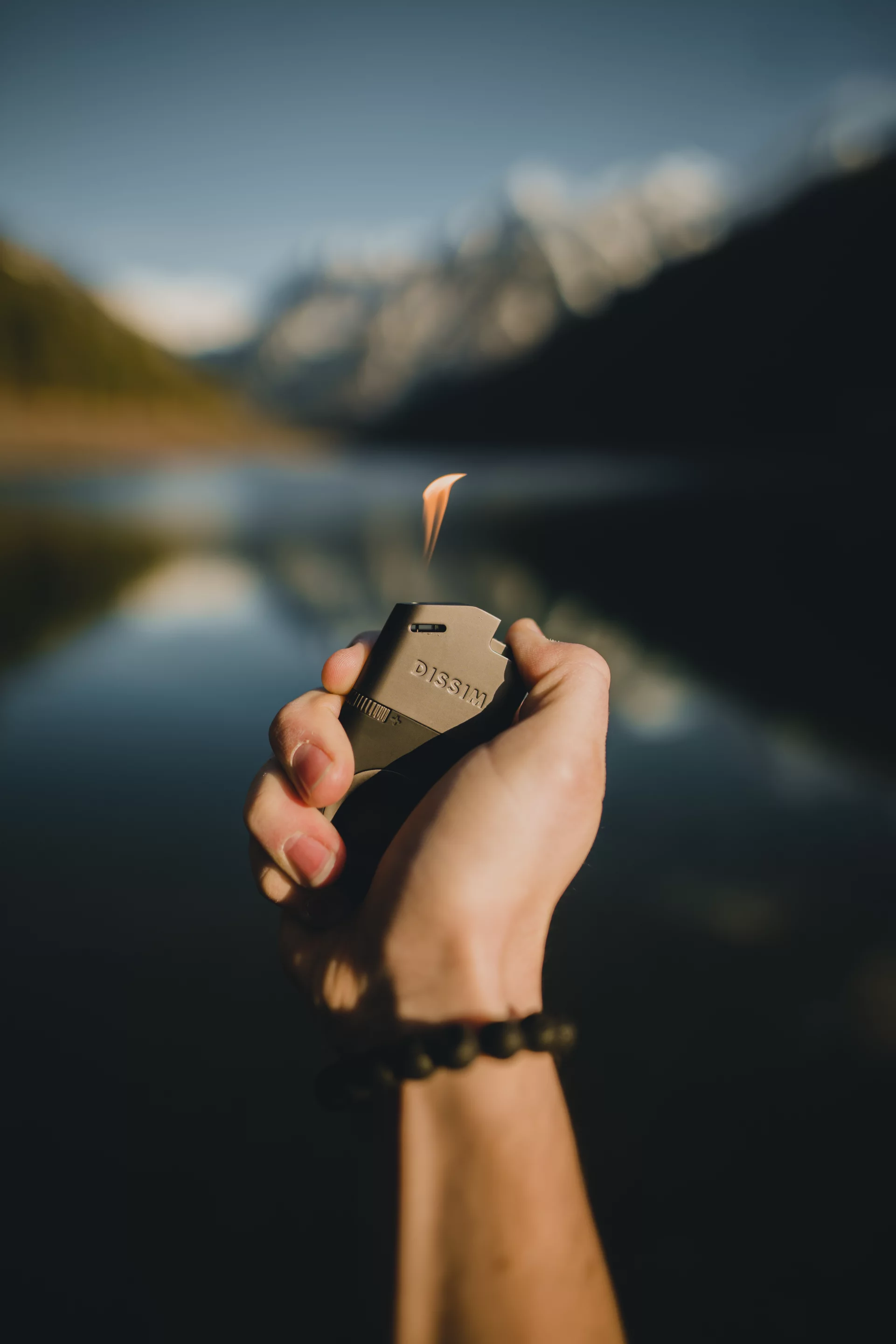 A flame adjustment dial lets you switch between long and short flames