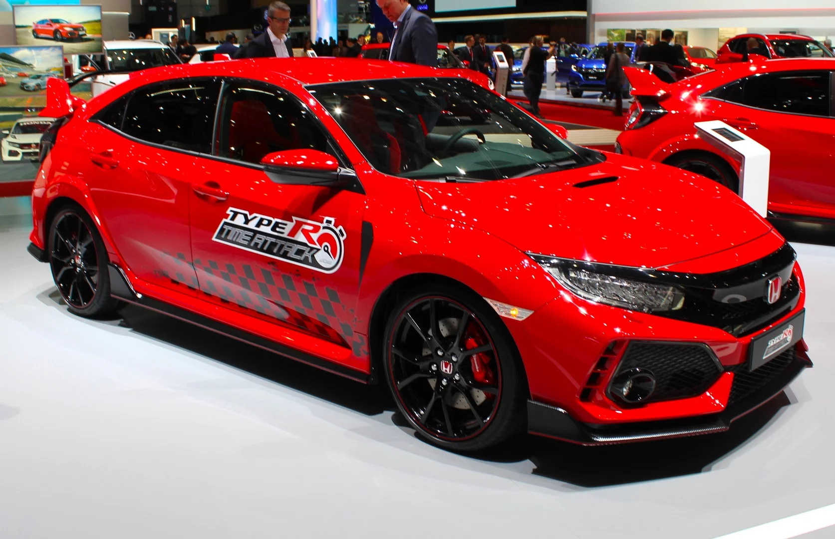 Honda shows the Civic Type R Time Attack – it intends to enlist the help of pro drivers like Jenson Button in following up its Nurburgring record with lap benchmarks at other iconic European tracks
