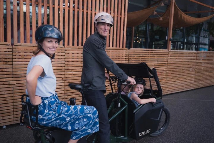 Galian dubs Le Formidable a cargotail, an ebike that mixes in flavors of a front-loader cargo ebike and a longtail