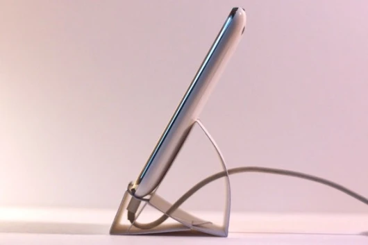 The Paper iPhone/iPod touch stand in profile
