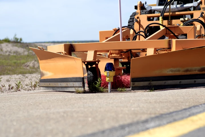 The AVAP group is testing automated runway light scrubbers