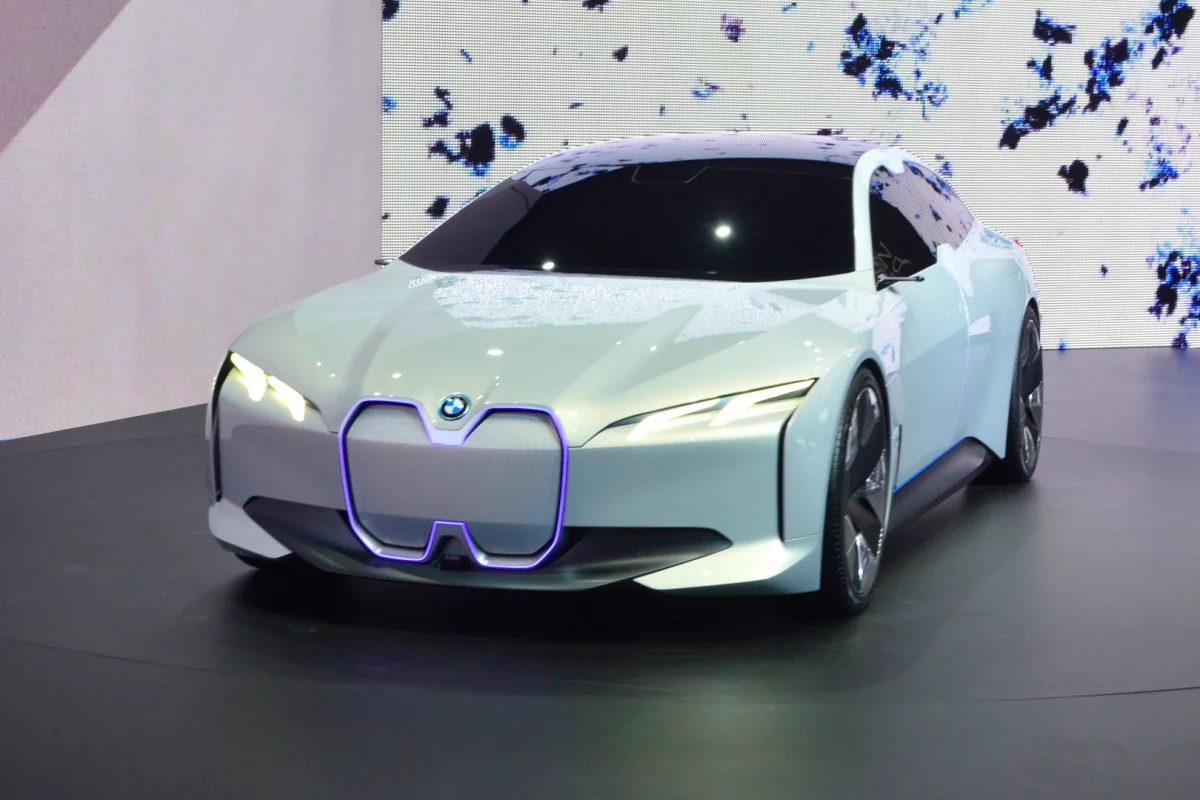 BMW reveals the i Vision Dynamics in Frankfurt