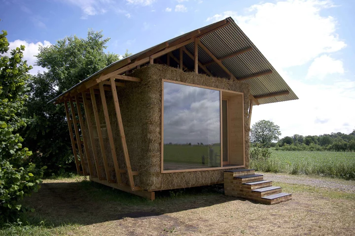 Designed by a group of young French architects from Studio 1984, the “Nest” is a compact home concept that is reminiscent of a traditional barn