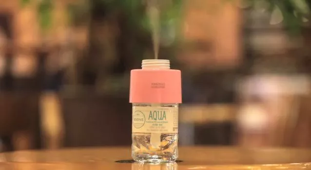 The device humidifies an area of about five square meters (54 sq ft), drawing 2 watts of power in the process