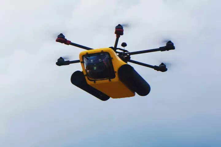 The HexH2o can land on the water and shoot below the surface