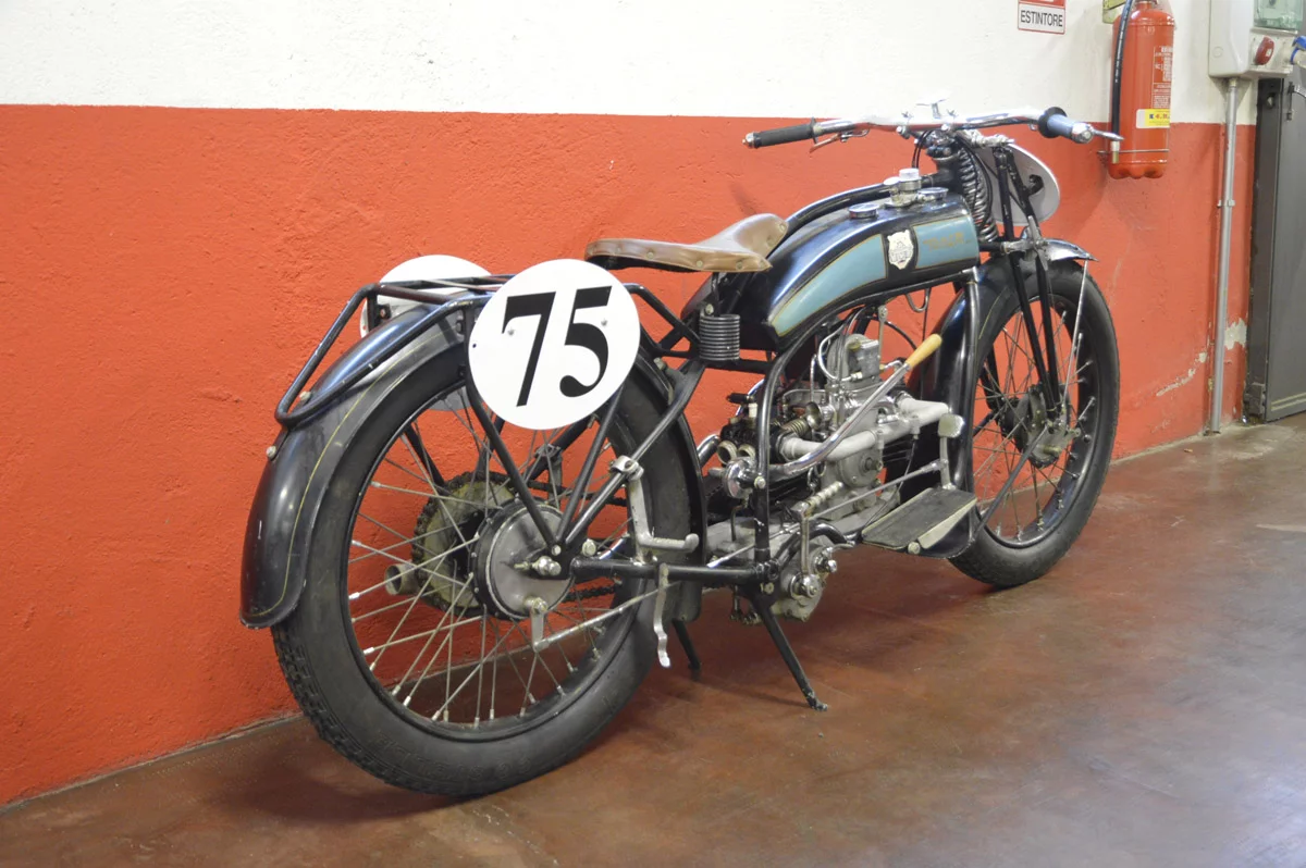A rare Fongri 575 Sport Lusso with a Douglas-like horizontally-opposed twin cylinder engine. Fongri is an abbreviation of the marque's full name: Fontana & Grignani. The bike has an estimate of £25,000 to £30,000
