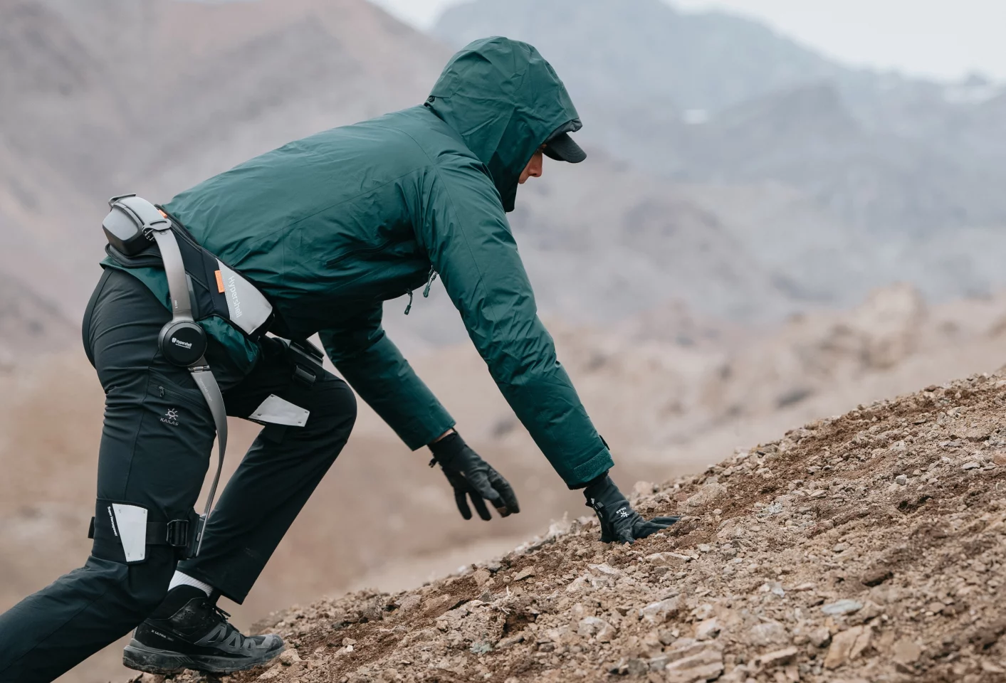 When the terrain gets tougher, Hypershell tech cranks up your athletic ability