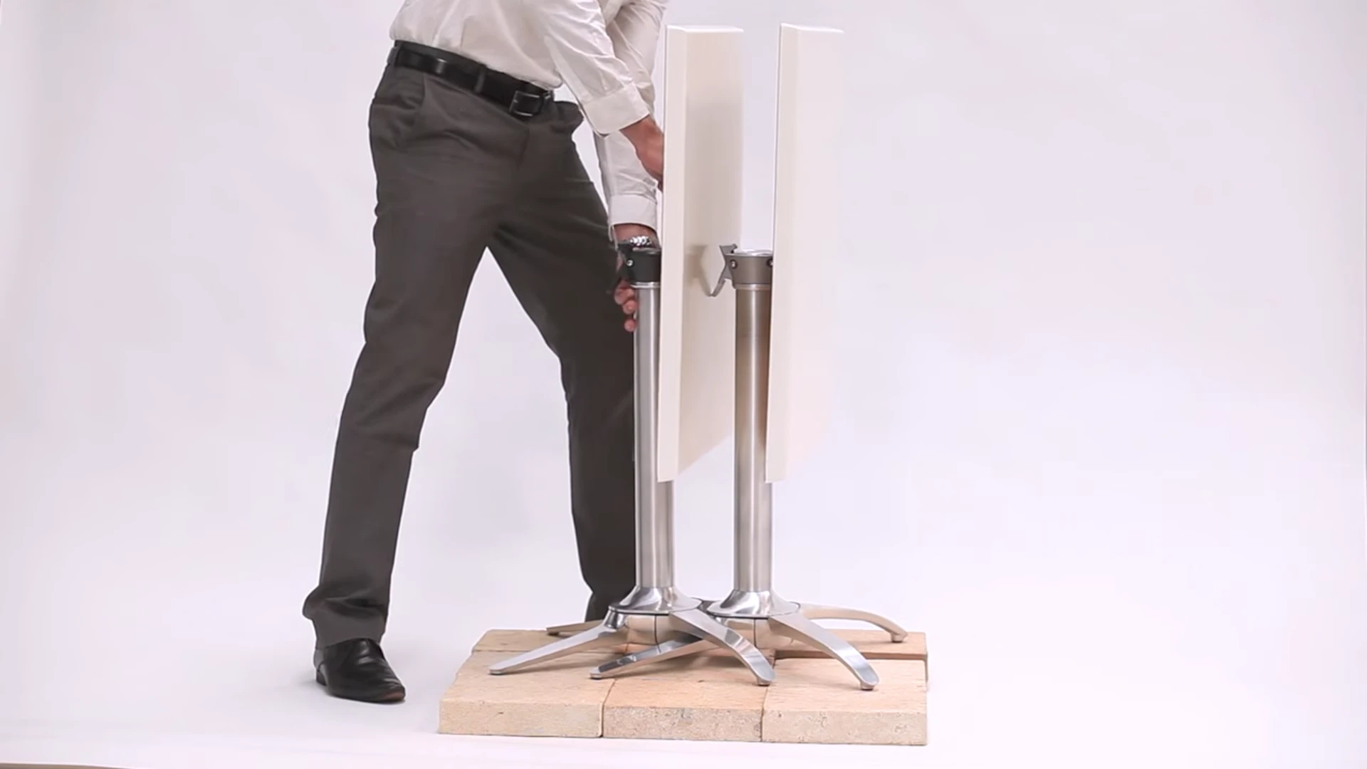 No Rock's Terrace series has two different foot heights, to make them nestable for quick storage