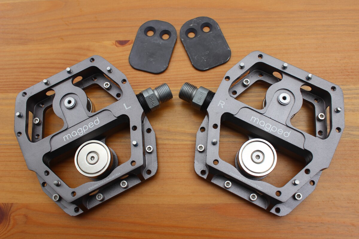 Weight-wise, the set of 200N Enduros tipped the scales at 536 grams, with the plates adding 58 g