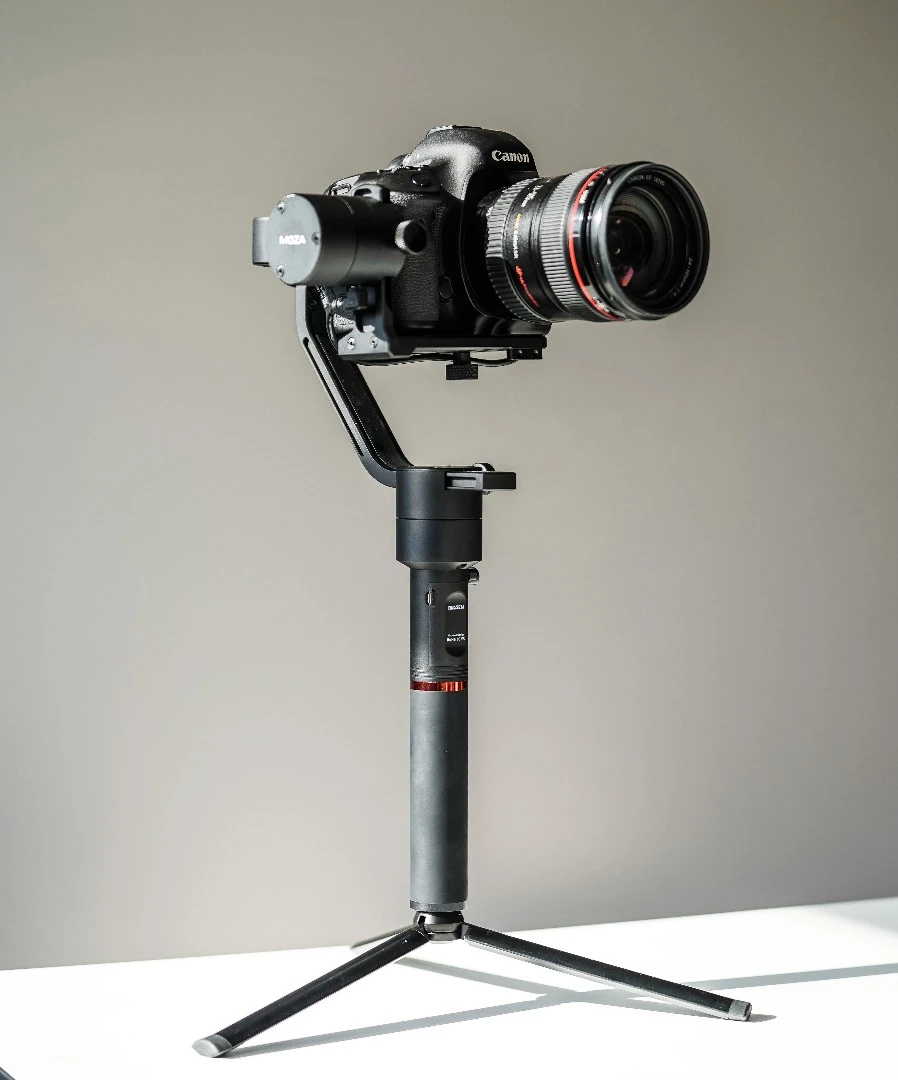 Moza Air: tripod legs make it easy to sit the gimbal down between takes