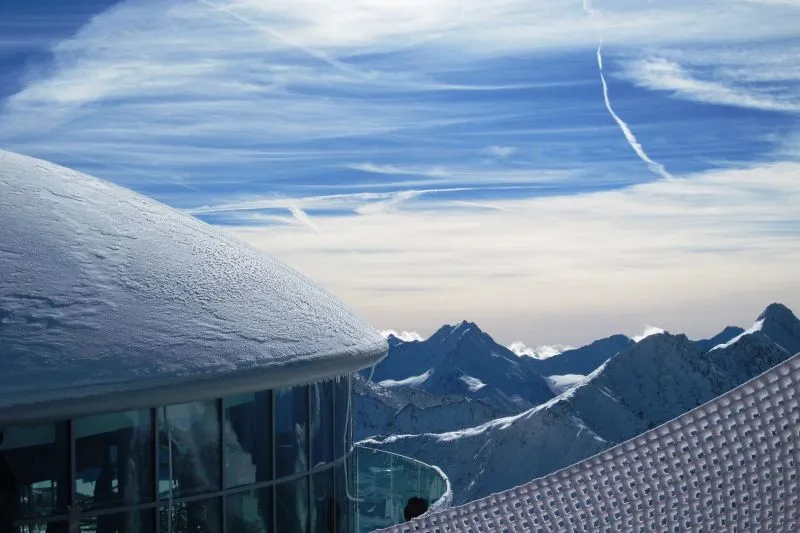 The Pitz Valley in Tyrol is the ideal lodging point for to travelers wishing to visit Wildspitzbahn and the Pitzal Glacier (Image: Pitztaler Gletscherbahn)
