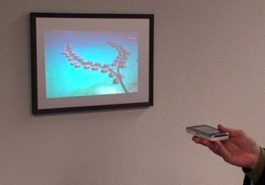 Samsung Pico Projector mobile phone