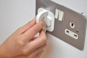 The Folding Plug is only 1cm thick compared to 4.5cm for a standard UK plug (Credit: Min-Kyu Choi)