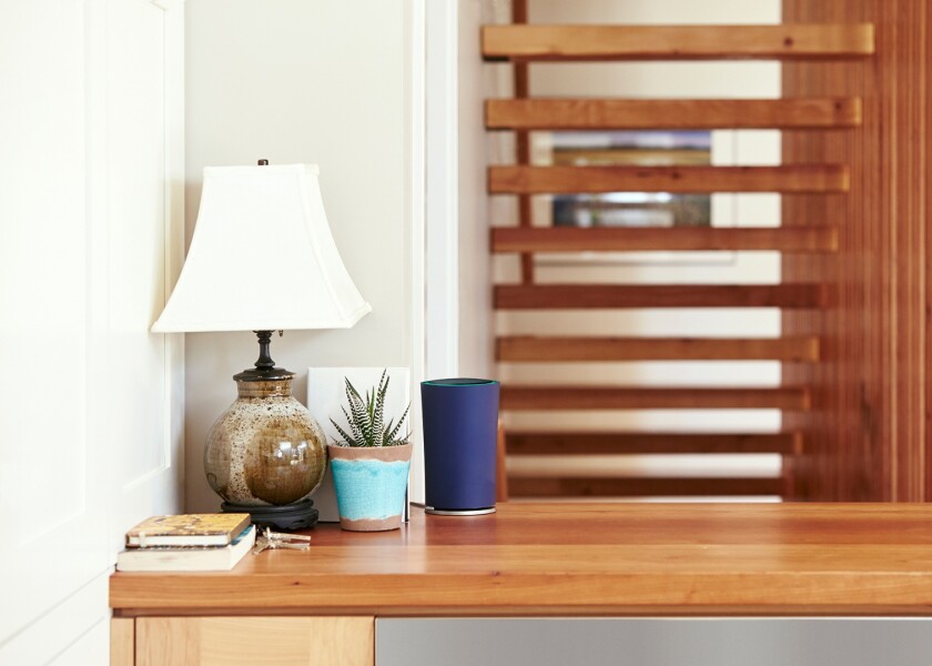 13 built-in antennas provide coverage in all directions