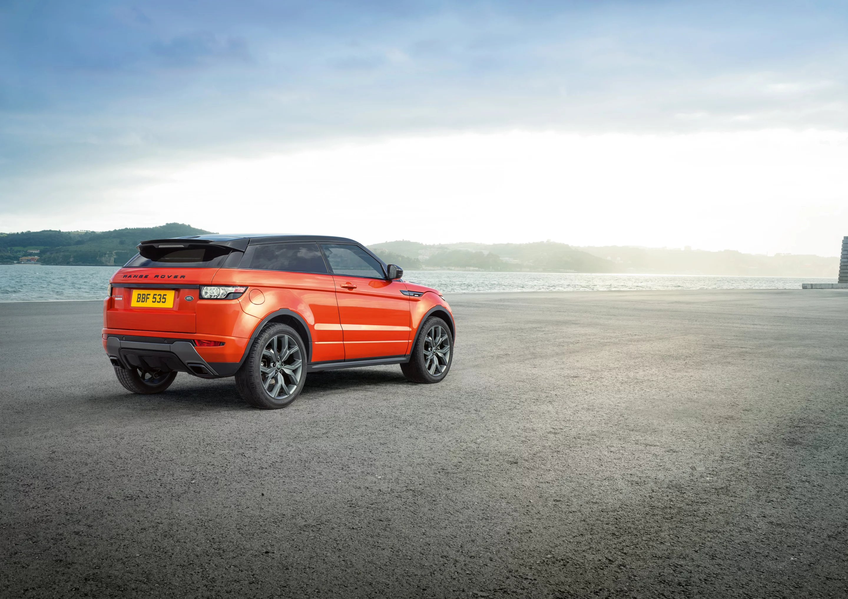 The Range Rover Autobiography Evoque has enhanced external styling