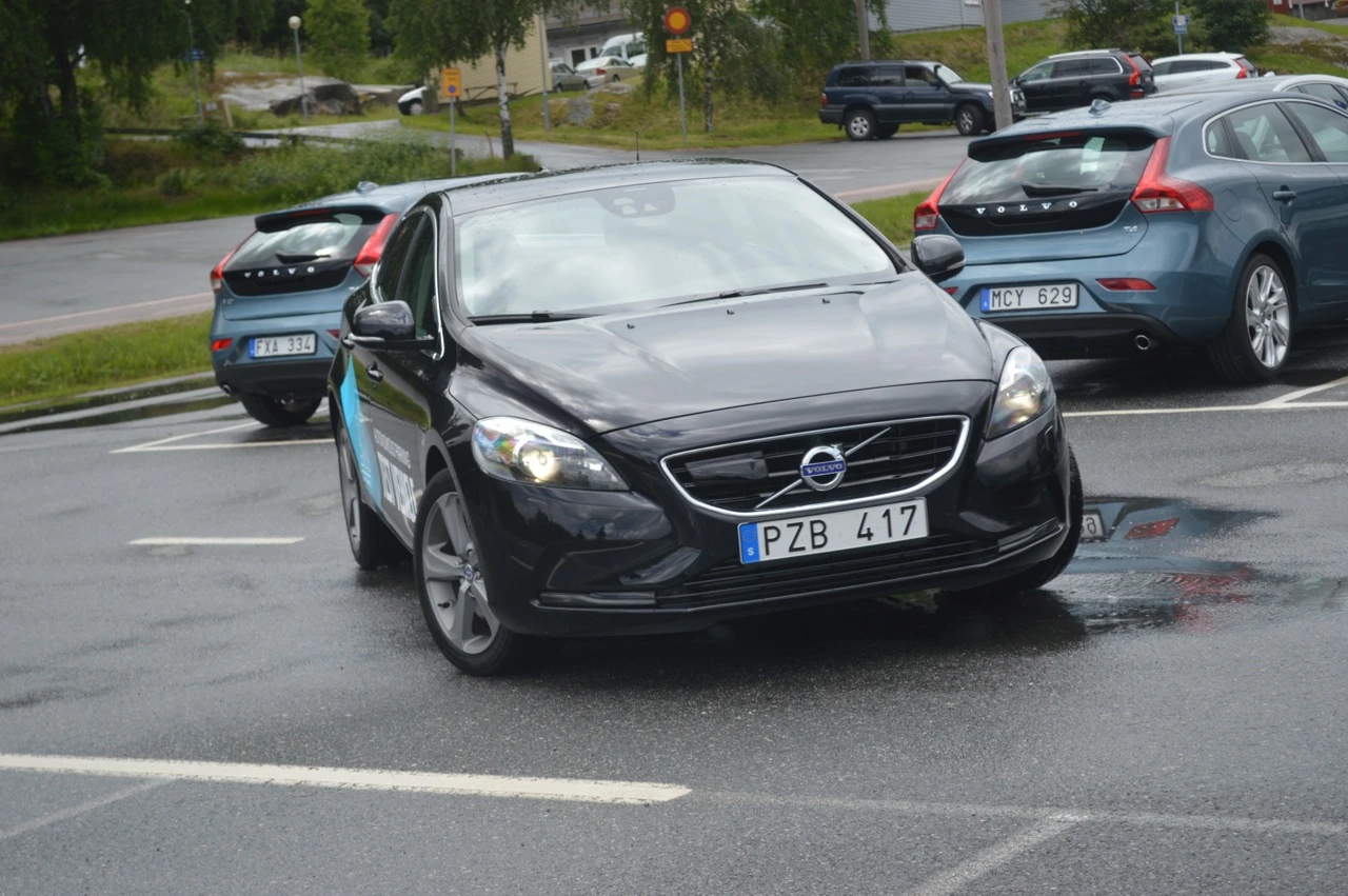 Fact: no one is driving this car (Photo: Gizmag)