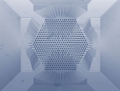 The 519-electrode array developed by Dr. Mathieson and Dr. Gunning at the University of Glasgow's James Watt Nanofabrication Centre