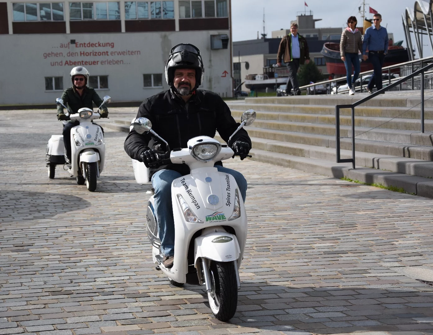 The Kumpan Electric 1954L in action