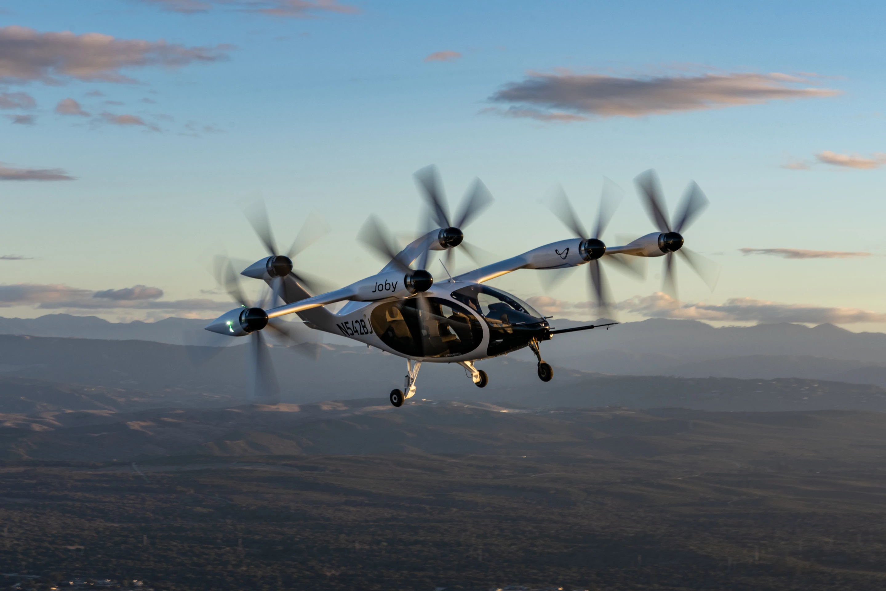 Test flight with a battery-powered Joby eVTOL
