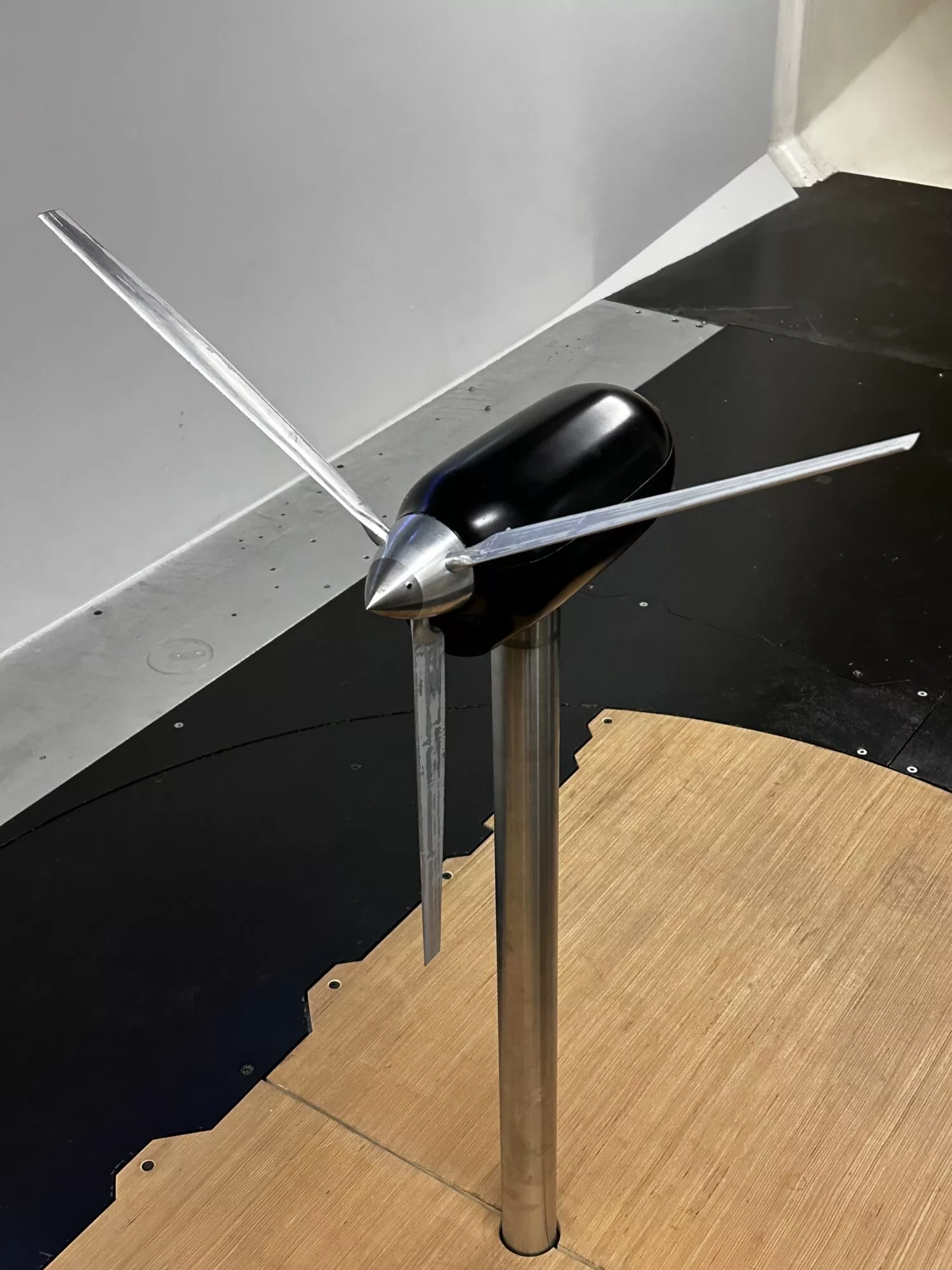 Flying Whales' propeller testing