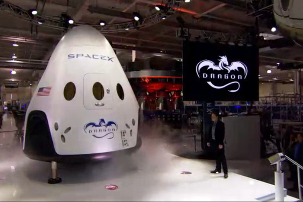 The Dragon V2 was unveiled at a brief media event