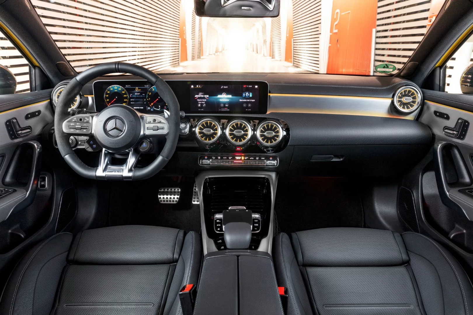 Mercedes-AMG A 35 4Matic: youthful dash with air-con vents that might be a little too youthful