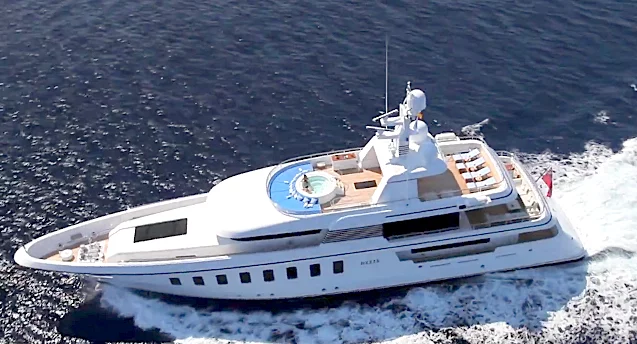 DISPLACEMENT MOTOR YACHT OF BELOW 500GT winner Helix