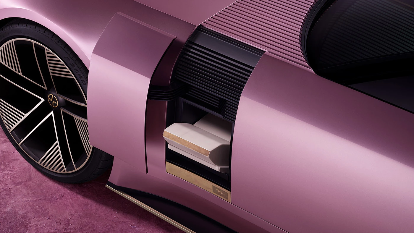 An exterior panel reveals the Prism case which contains 'totems' to switch up the interior's lighting and graphics themes