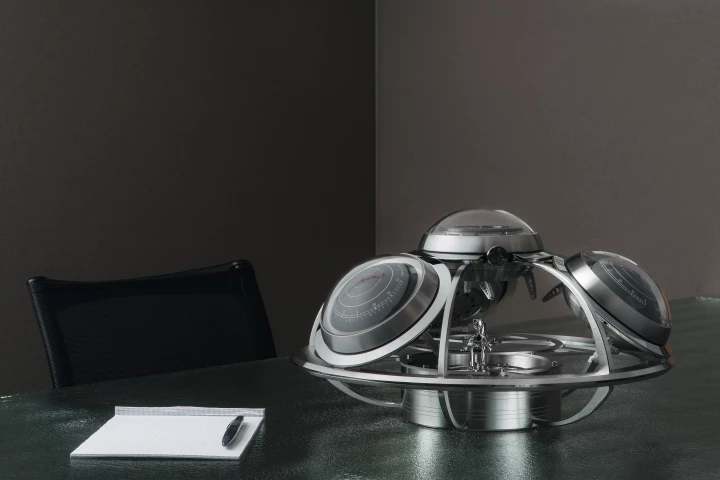 Before digital technology saturated modern life like milk in a bowl of corn flakes, weather stations were a common sight on desks in homes and offices