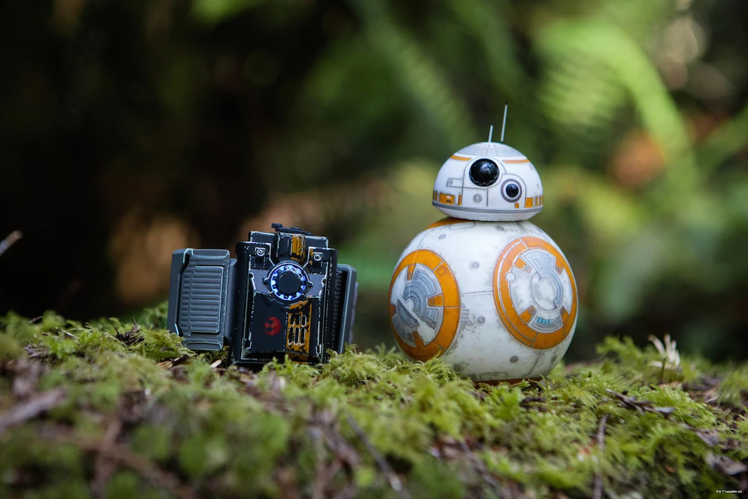 Sphero's BB-8 droid can soon be controlled with motion gestures, thanks to a new wearable device called the Force Band