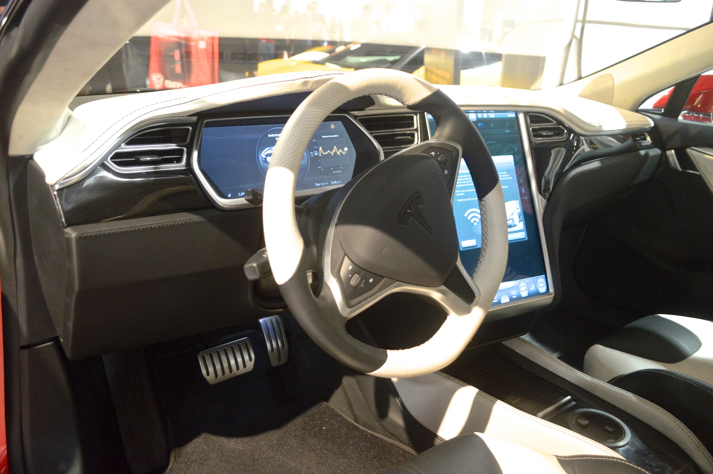 Inside the Saleen FourSixteen (Photo: C.C. Weiss/Gizmag)