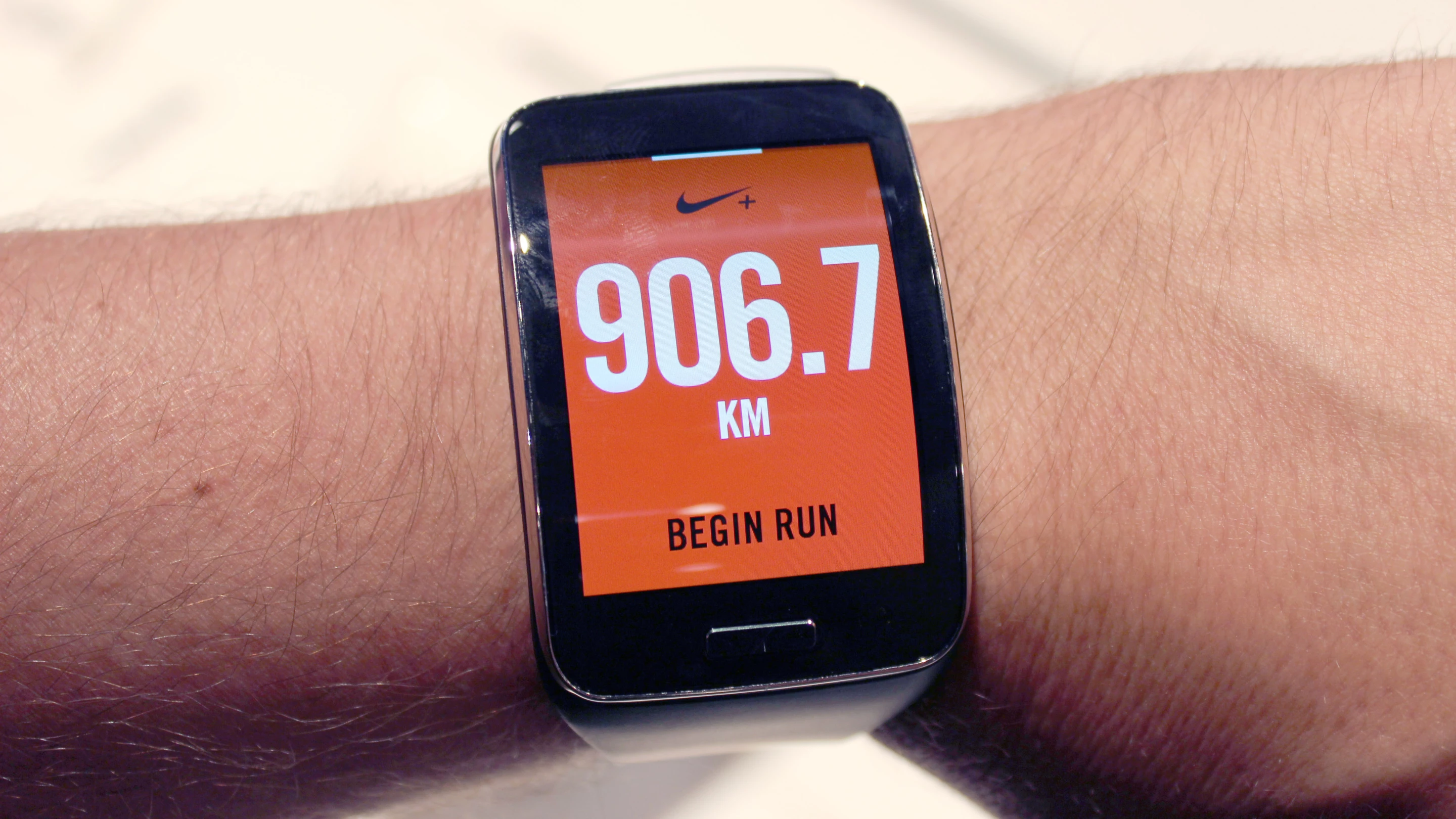 Nike+ app on the Samsung Gear S (Photo: Will Shanklin/Gizmag.com)