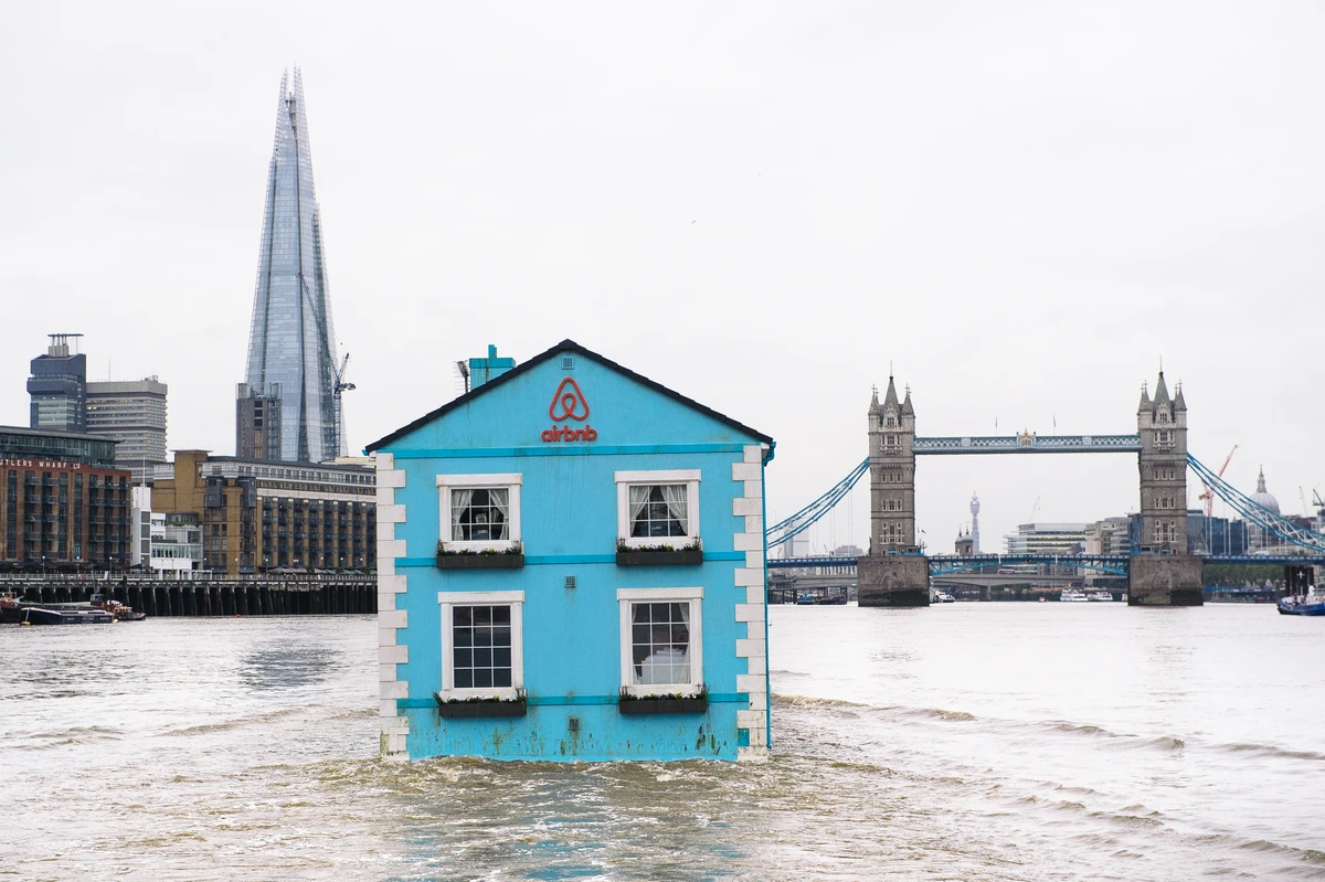 Despite appearing to have two floors from the outside, the Floating House actually has only one