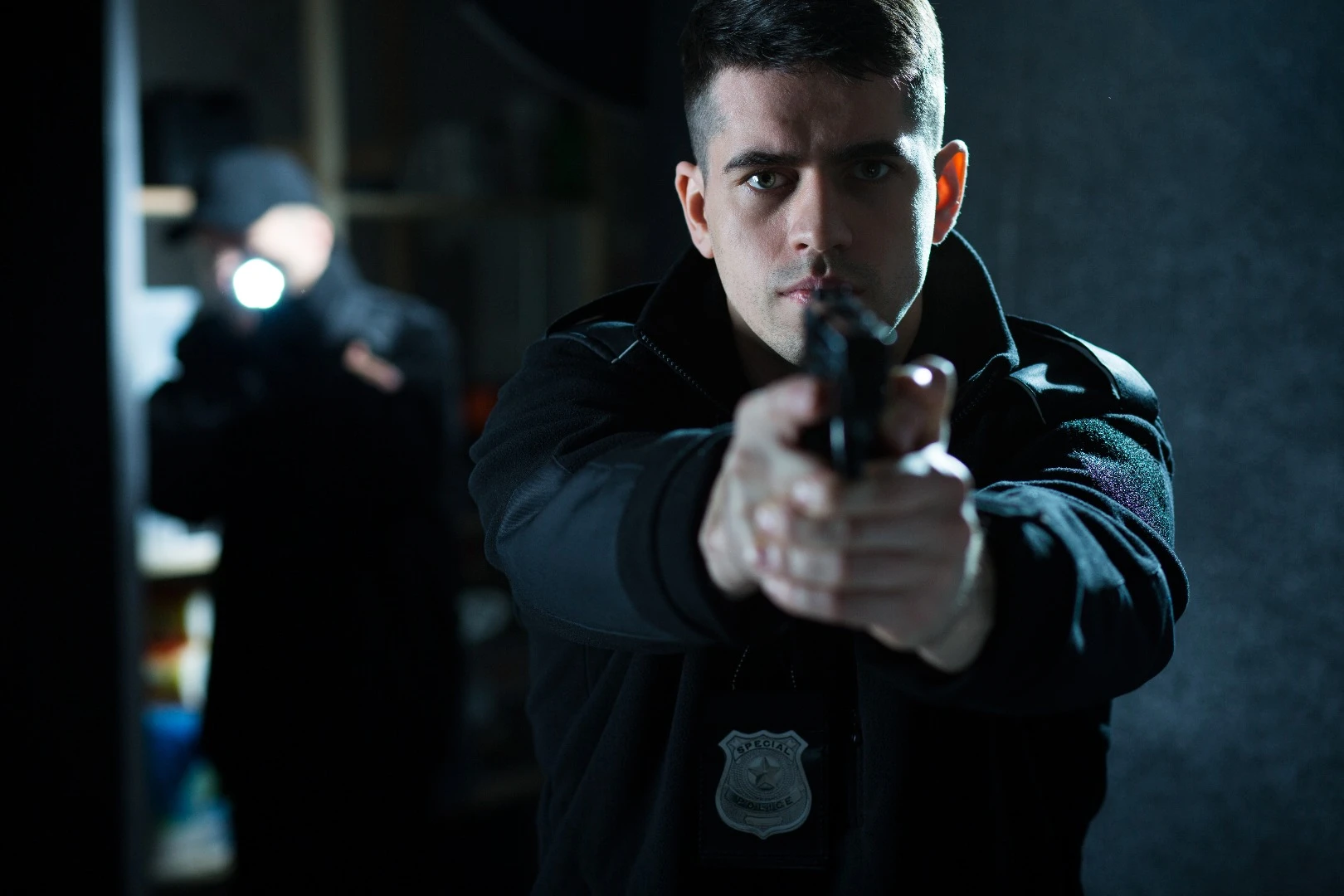 The device automatically triggers body cams when the officer draws their weapon