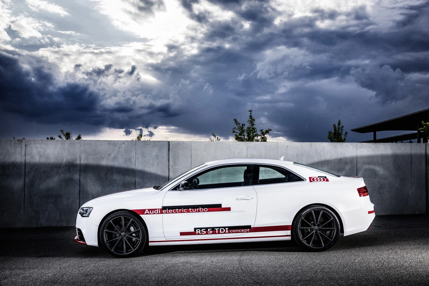 Top speed: 174 mph