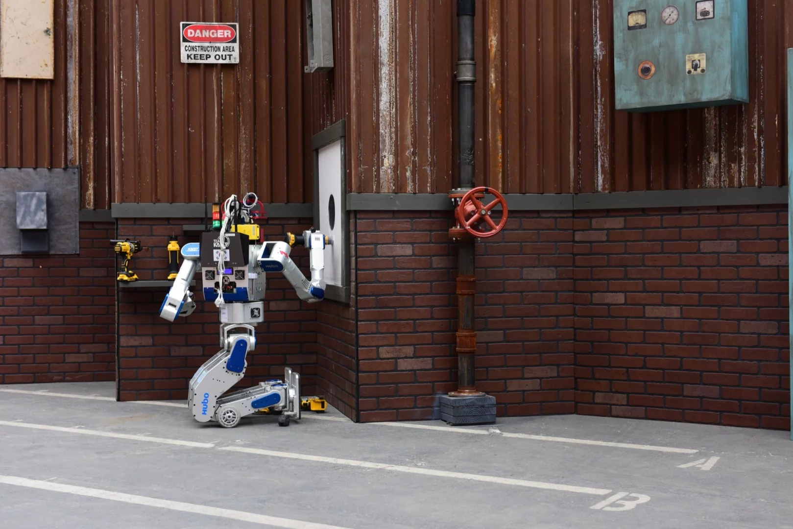 DRC-HUBO at the wall task