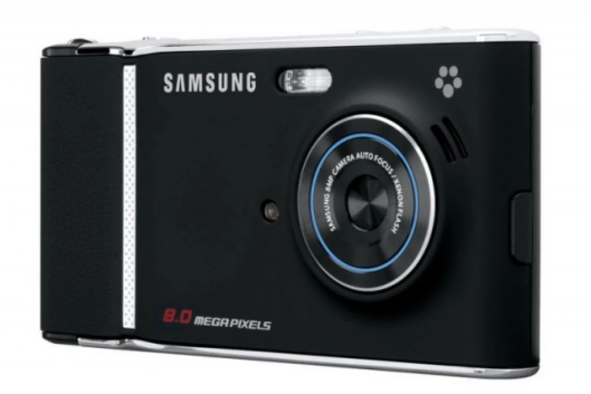 Samsung Memoir 8-megapixel camera phone