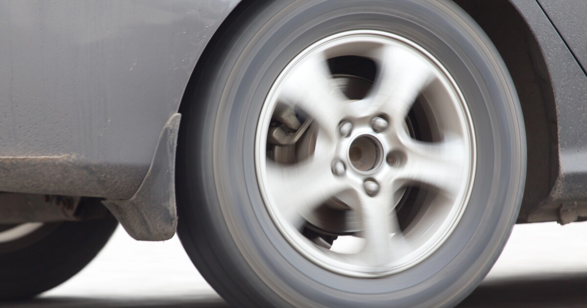 Modular recyclable tire hunts immortality with swappable tread