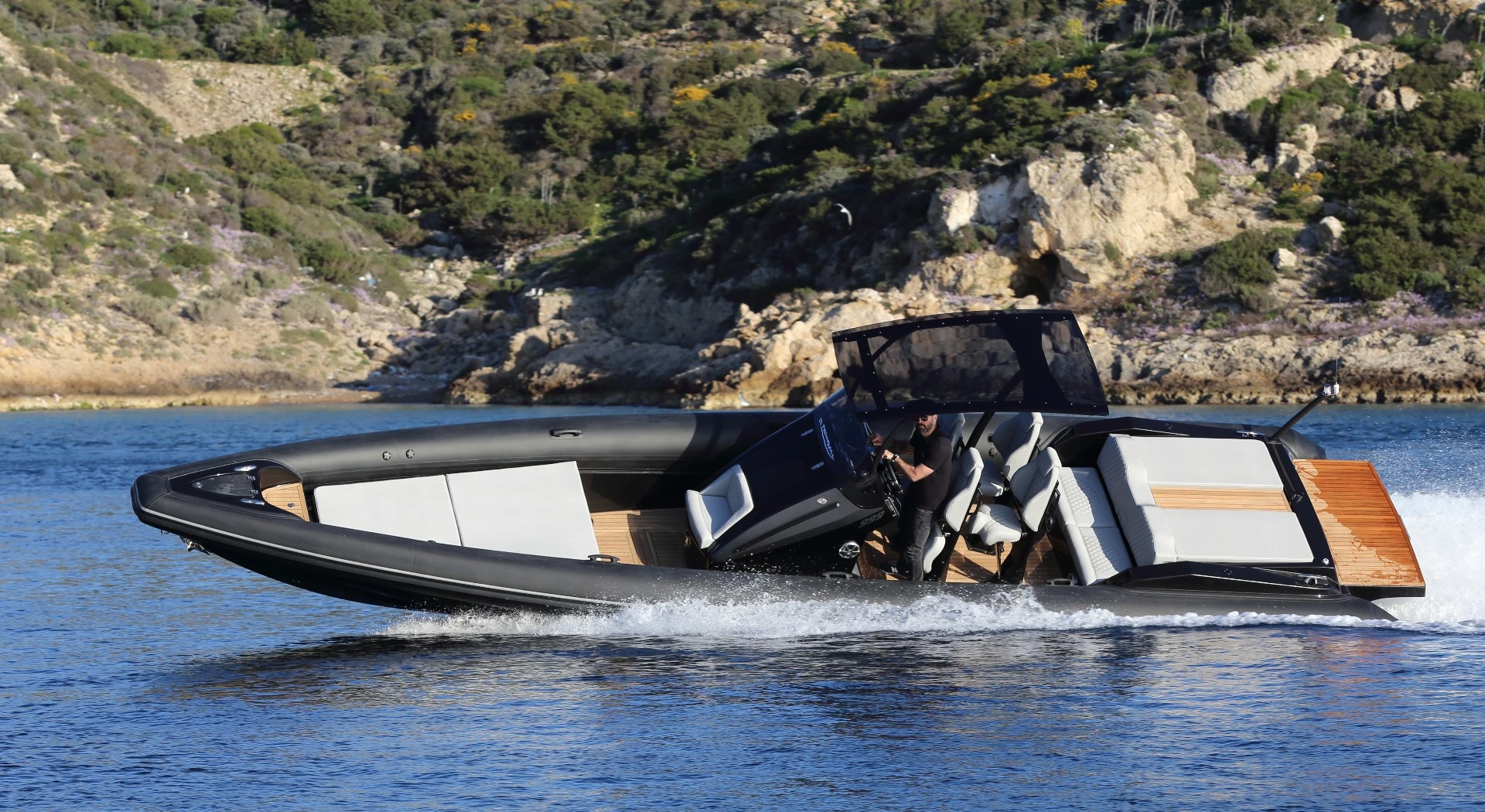 With a top speed of 90 knots, the Technohull Sea DNA 999 can cover the open ocean quickly