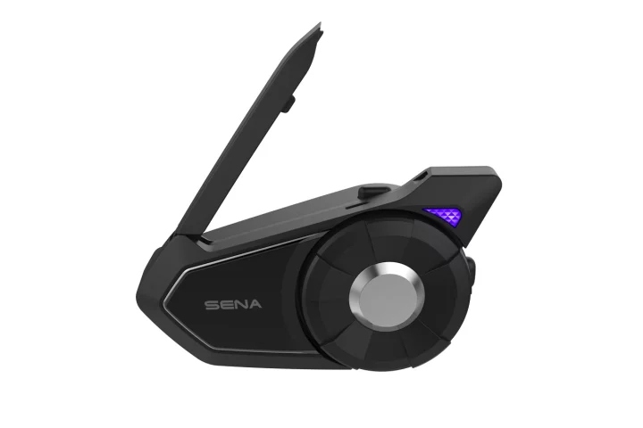 The Sena 30K incorporates two antennae, one for Bluetooth (at the rear of the device) and another for mesh networking (the taller one at the front)