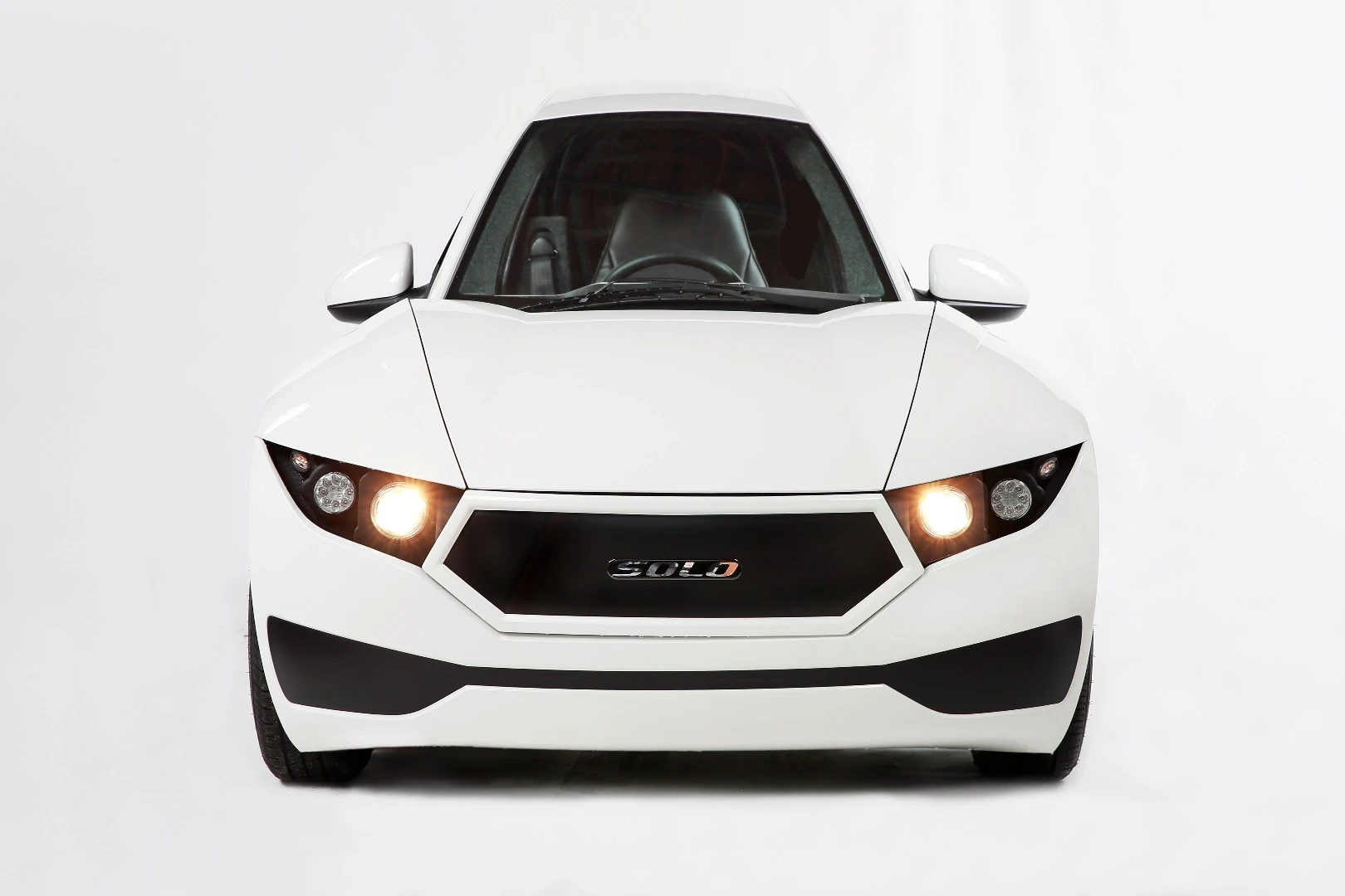 The front-end is more car-like than that of other three-wheelers out there